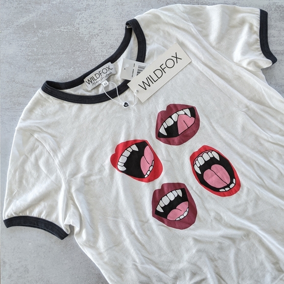 Wildfox Johnny Fang Graphic Ringer Tee M NWT - Picture 4 of 8